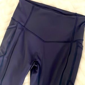 Lululemon Navy Leggings Size 6, 23” inseam